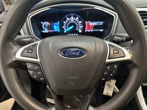 Used 2015 Ford Fusion SE image 11