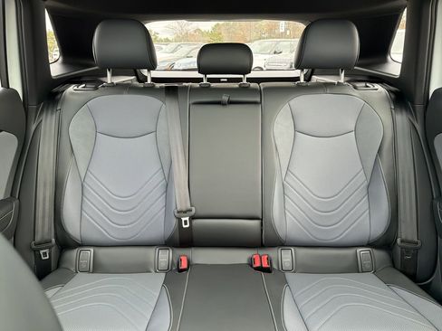 New 2026 Volkswagen Tiguan SE R-Line FWD image 31