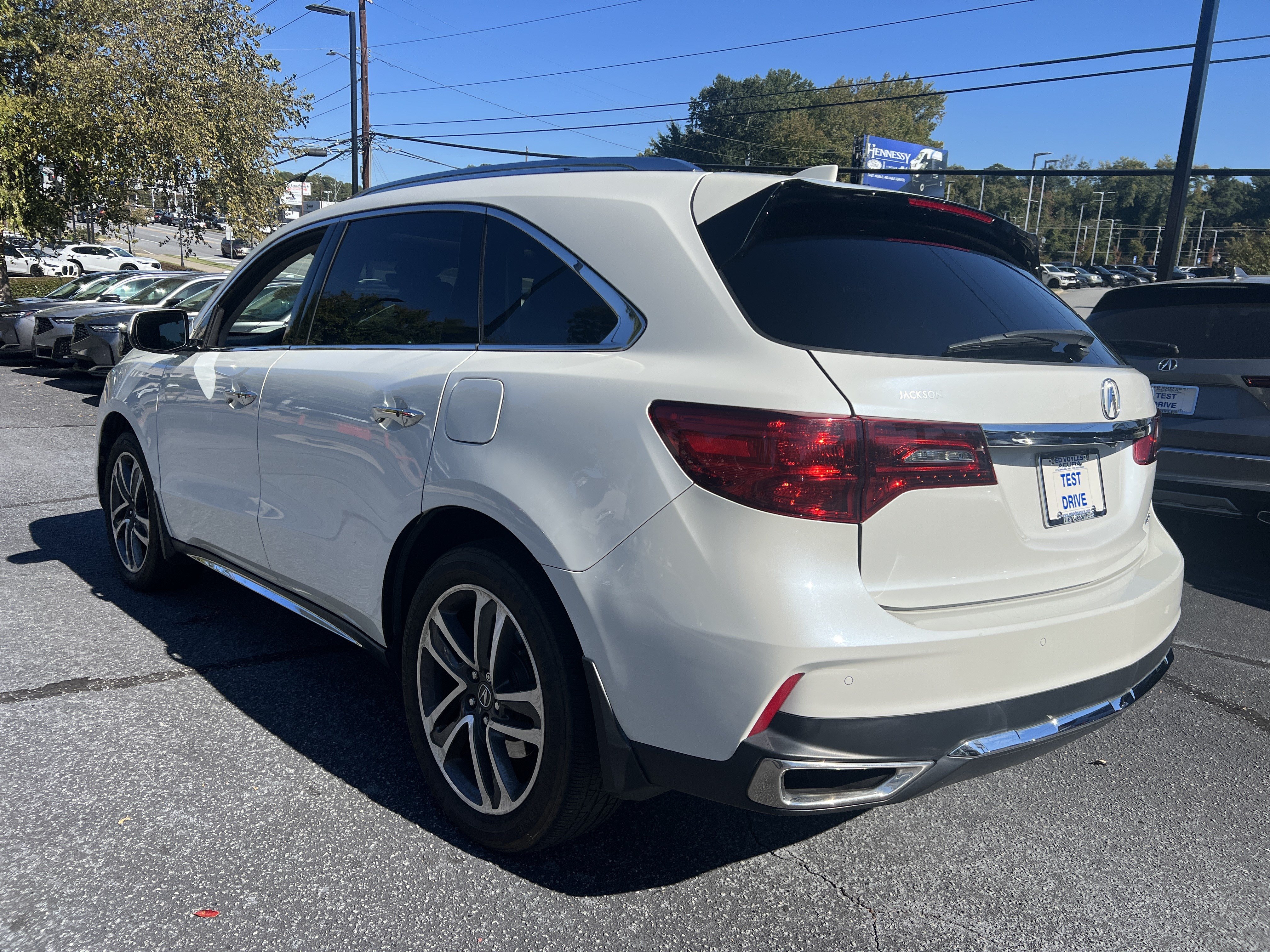 Used 2018 Acura MDX w/ Advance Package AWD/4WD image 3
