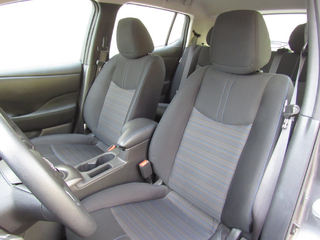 Used 2025 Nissan Leaf S FWD image 11