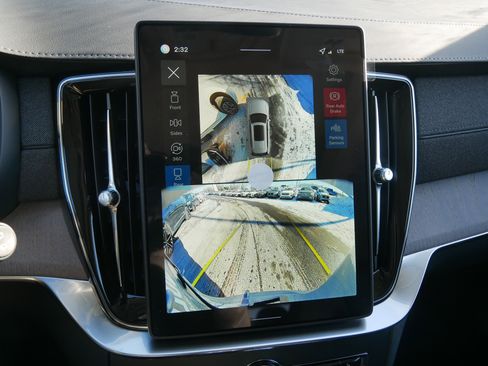 New 2026 Volvo XC90 B6 Ultra w/ Lounge Package image 10