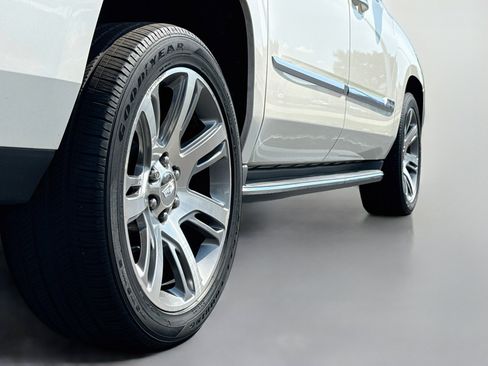 Used 2015 Cadillac Escalade ESV Premium AWD/4WD image 16