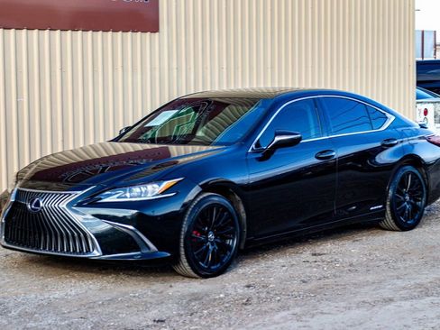 Used 2020 Lexus ES 300h w/ Premium Package image 8