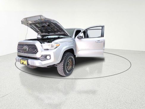 Used 2019 Toyota Tacoma TRD Off-Road image 13