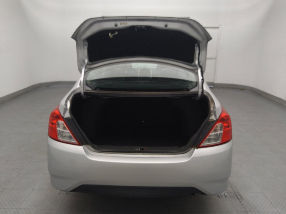 Used 2018 Nissan Versa SV FWD image 29