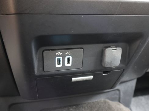 Used 2017 Ford F250 XLT w/ XLT Premium Package AWD/4WD image 44
