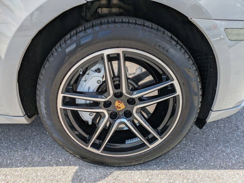 Used 2020 Porsche Macan Turbo image 11