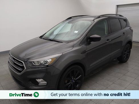 Used 2018 Ford Escape SE w/ SE Sport Appearance Package FWD image 1