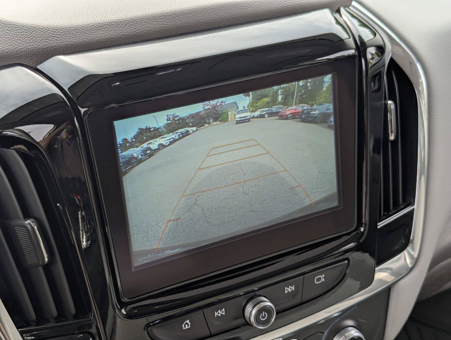 Used 2018 Chevrolet Traverse LT AWD/4WD image 18
