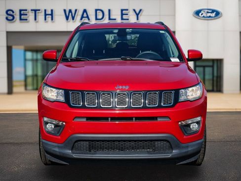 Used 2021 Jeep Compass Latitude FWD image 2