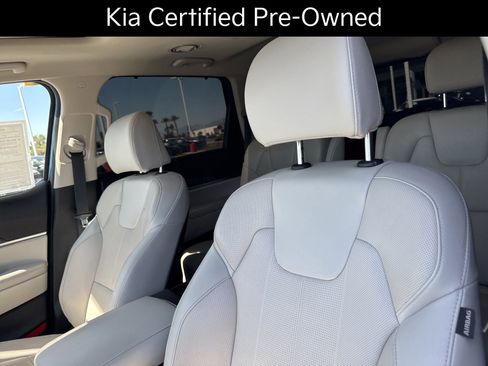 Certified 2024 Kia Telluride EX w/ EX Captain's Chair Package FWD image 15