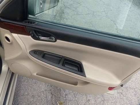 Used 2010 Chevrolet Impala LS FWD image 16