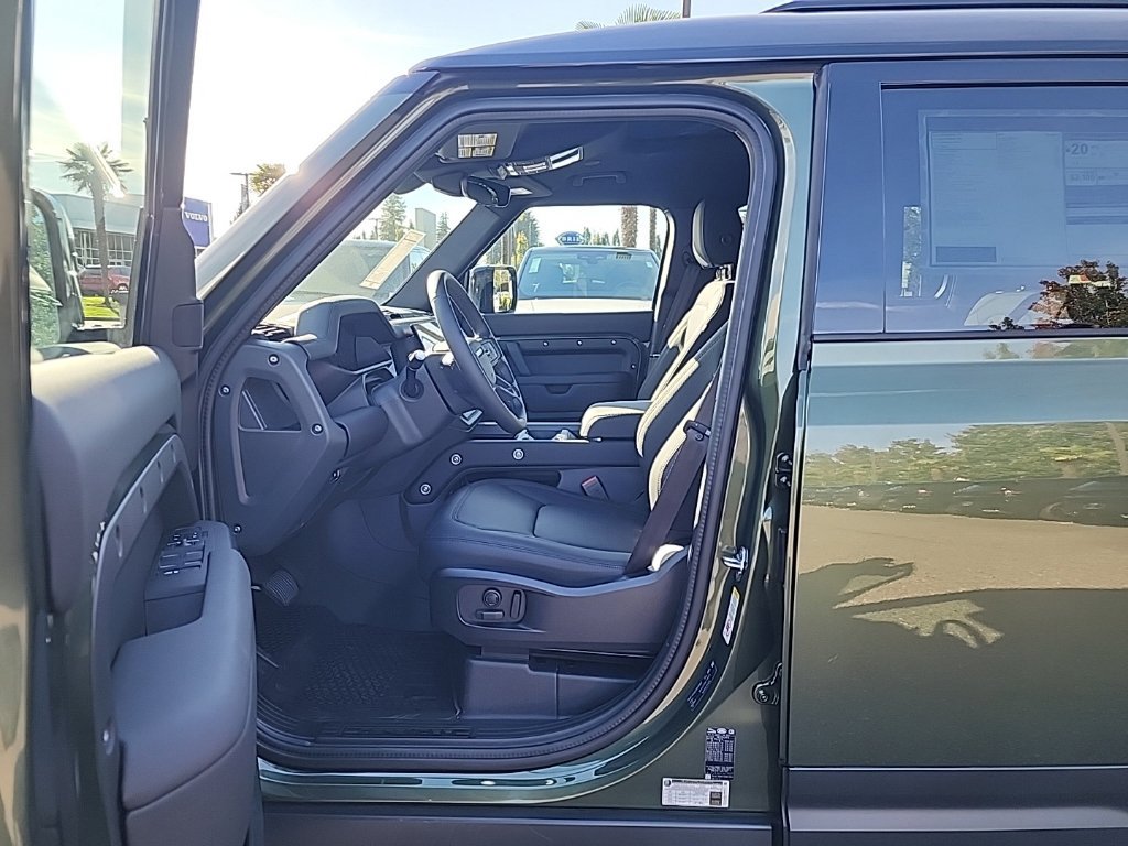 New 2026 Land Rover Defender 110 S AWD/4WD image 8