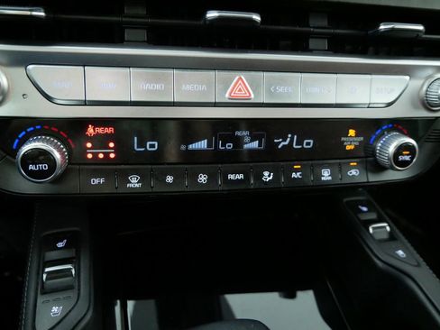 Certified 2024 Kia Telluride EX w/ EX Captain's Chair Package AWD/4WD image 33