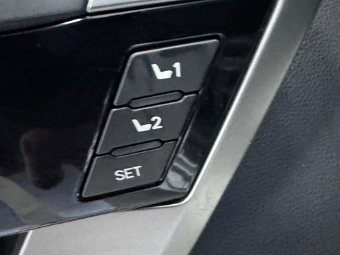 Used 2024 Toyota Tundra Limited image 21