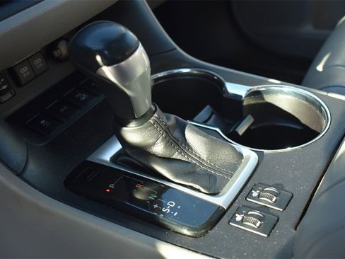 Used 2017 Toyota Highlander XLE image 29