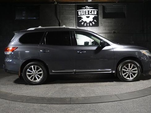 Used 2014 Nissan Pathfinder SL w/ Cargo Package image 7
