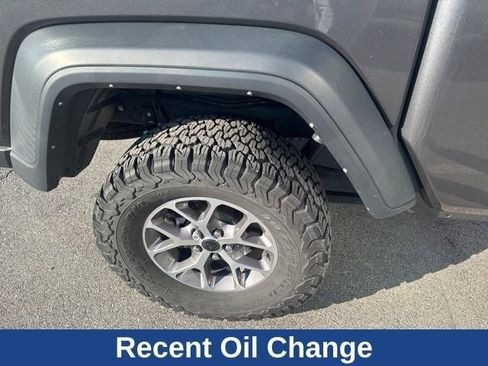 Used 2024 Jeep Gladiator Sport image 17