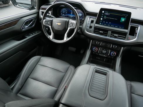 Used 2022 Chevrolet Tahoe LT w/ LT Signature Plus Package image 9