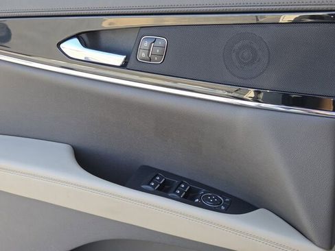 Used 2023 Lincoln Nautilus FWD w/ Premium Package image 28