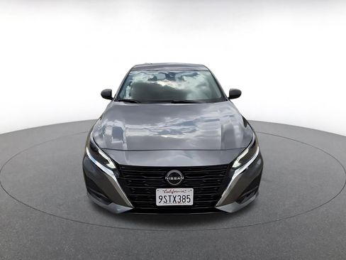 Used 2025 Nissan Altima 2.5 SV image 4