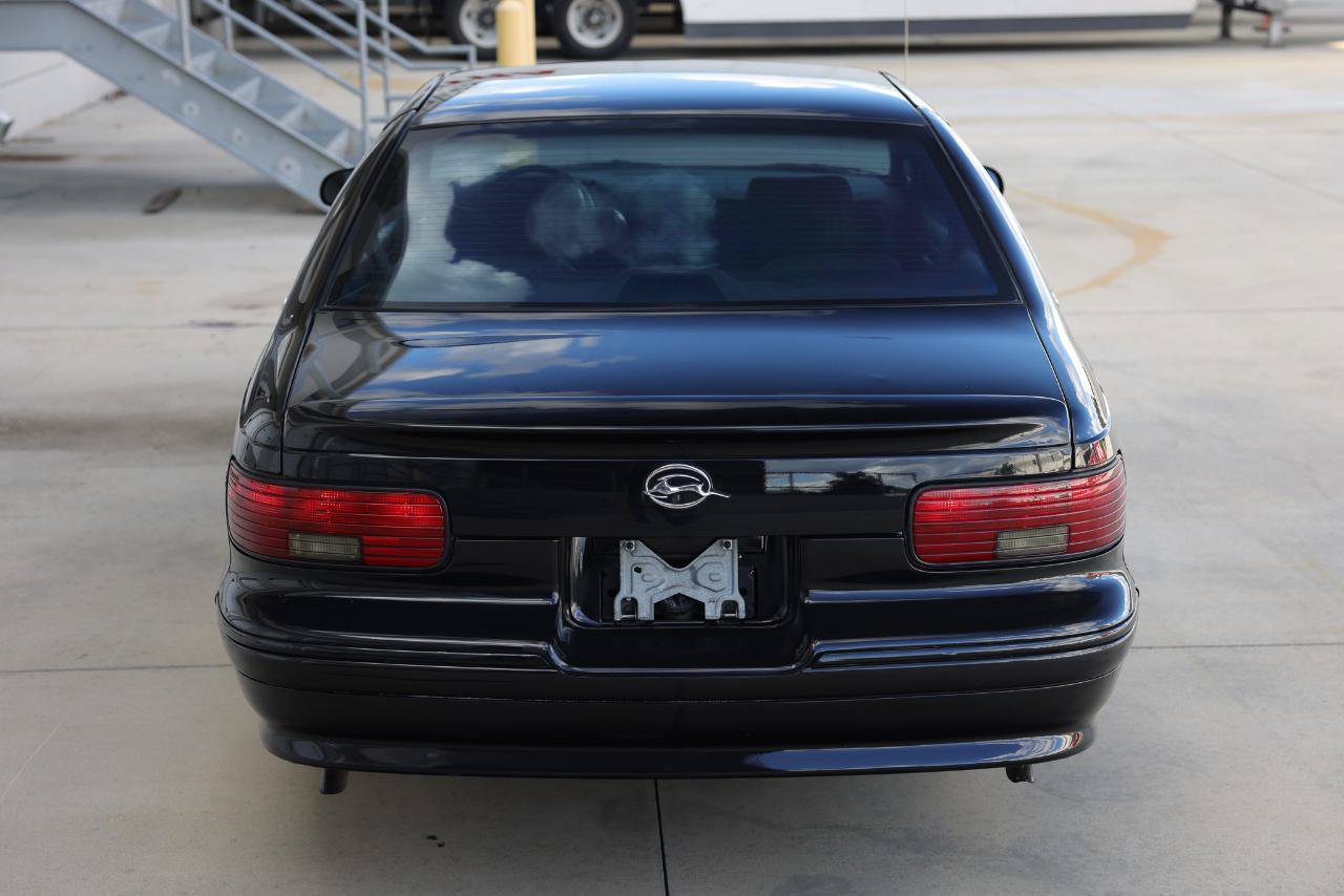 Used 1995 Chevrolet Caprice SS RWD image 9