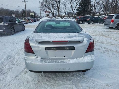 Used 2005 Pontiac Grand Prix Base w/ Drivers Plus Package image 2