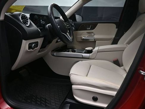 Used 2022 Mercedes-Benz GLB 250 image 17