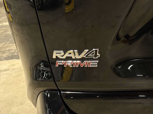 Used 2024 Toyota RAV4 SE w/ Weather & Moonroof Package AWD/4WD image 26