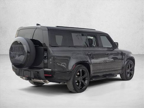 Used 2026 Land Rover Defender 130 X-Dynamic SE AWD/4WD image 2