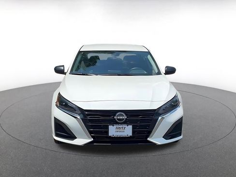 Used 2025 Nissan Altima 2.5 SV FWD image 4