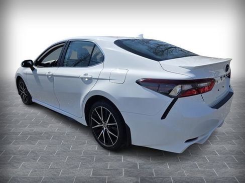 Used 2023 Toyota Camry SE image 5