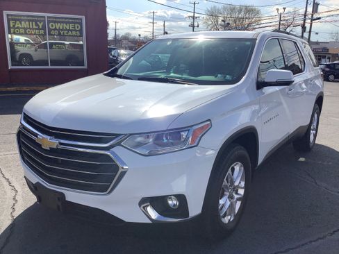 Used 2019 Chevrolet Traverse LT image 3