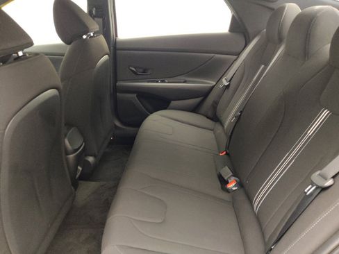 Used 2025 Hyundai Elantra Sport FWD image 18