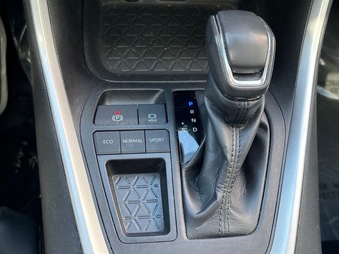 Used 2021 Toyota RAV4 XLE Premium image 13