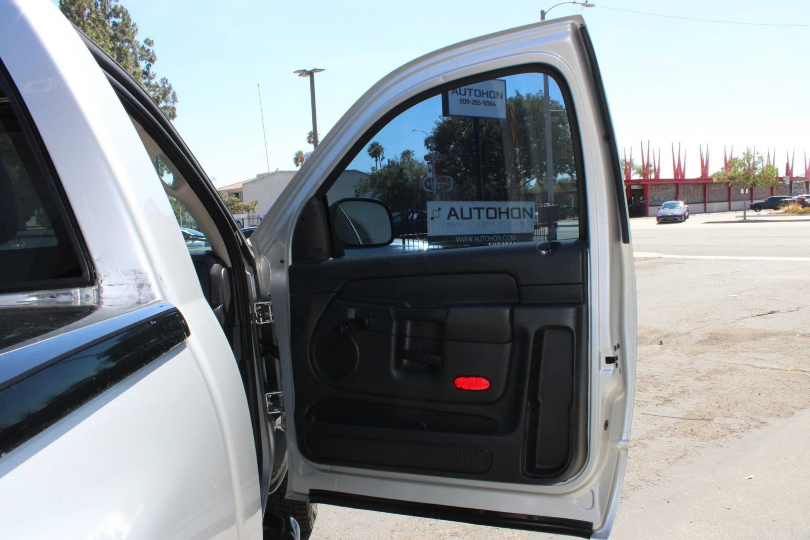 Used 2004 Dodge Ram 1500 Truck ST RWD image 8