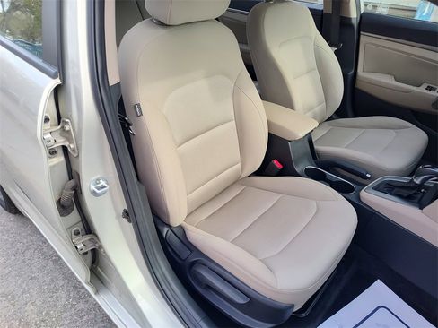 Used 2018 Hyundai Elantra SEL w/ Cargo Package image 29