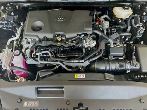 New 2026 Toyota Camry Hybrid FWD image 8