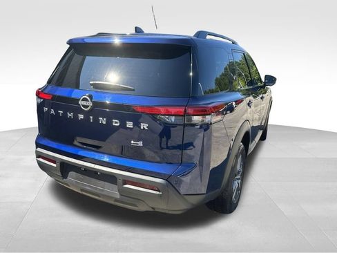 Used 2025 Nissan Pathfinder SV FWD image 3