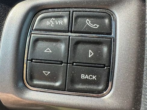 Used 2019 Dodge Journey Crossroad w/ Nav & Sun Group image 17