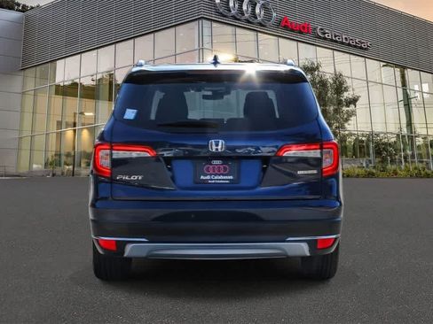 Used 2019 Honda Pilot Touring image 3