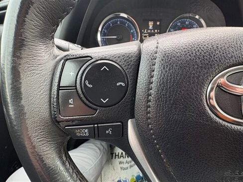 Used 2018 Toyota Corolla SE FWD image 17