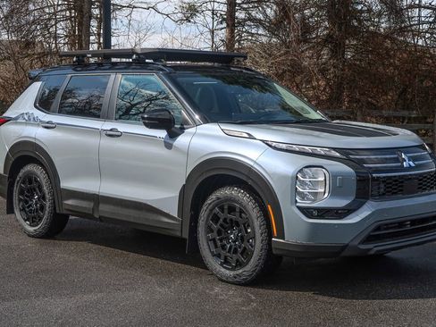 New 2026 Mitsubishi Outlander Trail Edition image 8