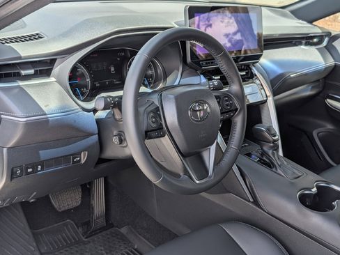Used 2024 Toyota Venza Nightshade AWD/4WD image 14
