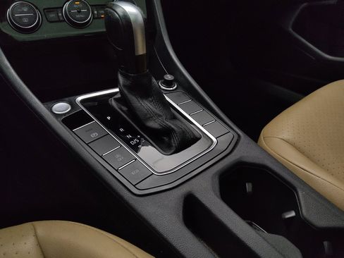 Used 2020 Volkswagen Jetta R-Line FWD image 26