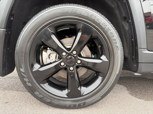 Used 2022 Jeep Grand Cherokee Altitude image 13