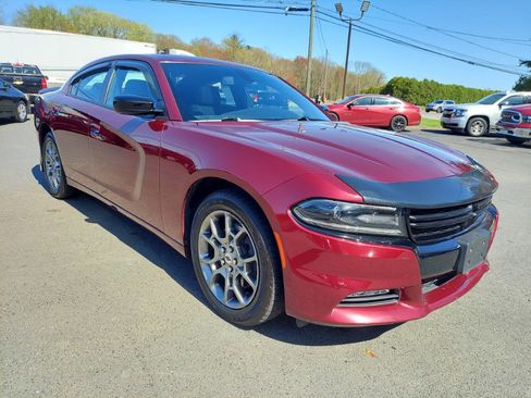 Used 2017 Dodge Charger SXT w/ Navigation & Travel Group image 3
