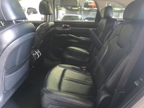 Used 2022 Kia Sorento SX w/ Panoramic Sunroof Package AWD/4WD image 5