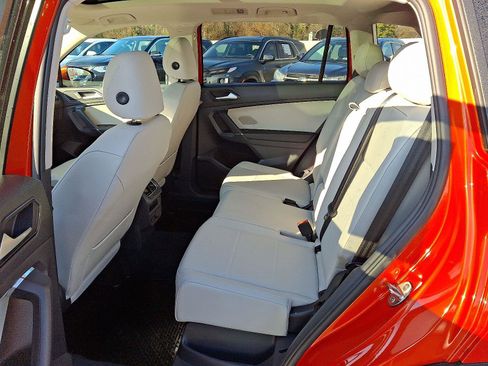 Used 2018 Volkswagen Tiguan SEL image 10