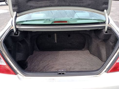 Used 2004 Toyota Camry LE image 17